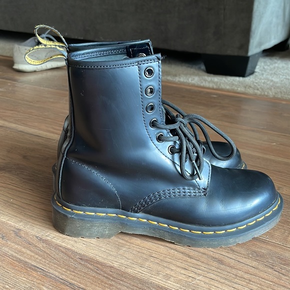 Doc Martens 1460 smooth leather lace up boots - Picture 4 of 7